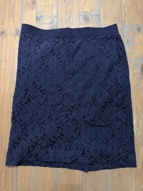 Ann Taylor Navy Floral Lace Pencil Skirt